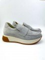 Mocasín deportivo Lince, modelo 15202, color gris perla, con elástico, plataforma, de ante, vista  duo.